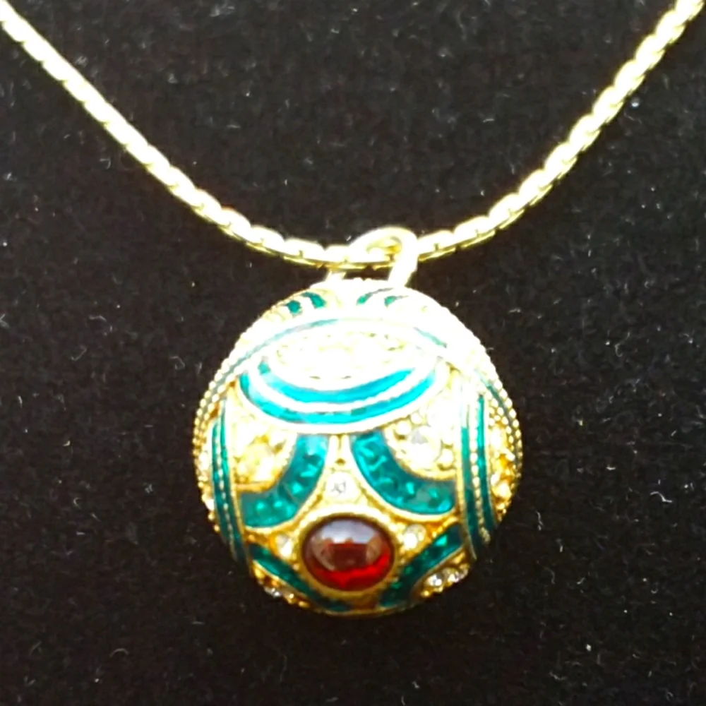 Easter Egg Pendant - Picture 3 of 4